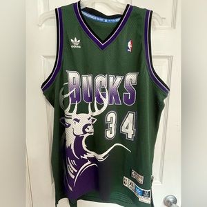 Ray Allen Milwaukee Bucks Men’s NBA Basketball Jersey. Size XL